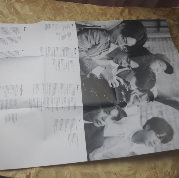 BTS BE album - Picture 5 of 14